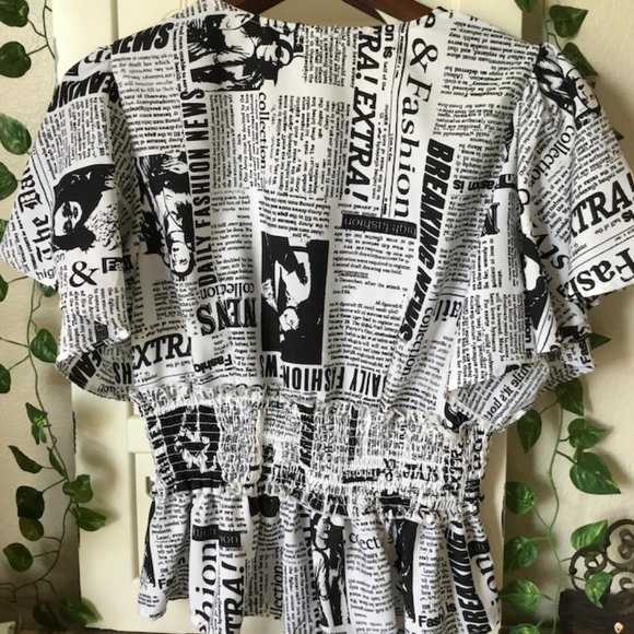 Womens Blouse Large Cute Stylish Black White Newsprint Sassy - Picture 2 of 4